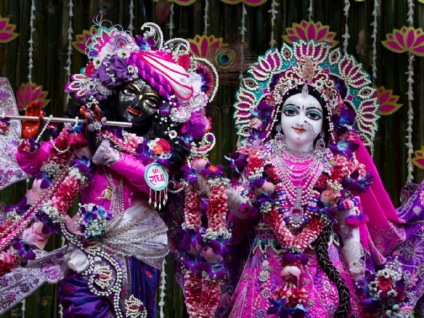 इस्कॉन मंदिरात अलौकिक भक्तिमय सोहळा. श्रीराधाष्टमीचा अनन्यसाधारण उत्साह!