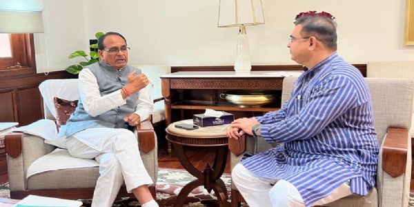 शेतकऱ्यांचे हित आणि एपीएमसी आधुनिकीकरणासाठी केंद्र-राज्य मंत्र्यांची उच्चस्तरीय बैठक घ्यावी!