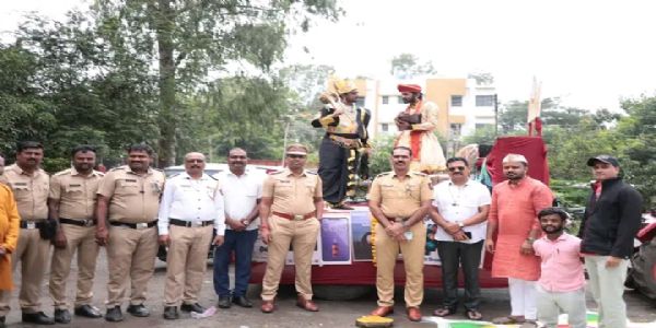 लातूर: बप्पा गणेश मंडळाचे पथनाट्याद्वारे नवा नरक “वाहतुकीच्या नियमावर जणजागृती”