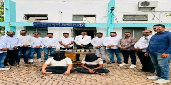 लातूरमध्ये चोरीचा बनाव उघड, दोन आरोपींना अटक; ९.५ लाख रोकड जप्त
