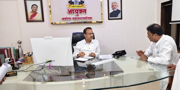 निधी वाटपात असमानता : आ. पठाण यांच्या नेतृत्वात काँग्रेसच्या नगरसेवकांनी घेतली आयुक्तांची भेट