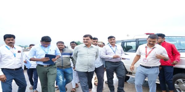 कृषी मंत्री दत्तात्रय भरणे यांच्याकडून सणसर येथील नुकसानग्रस्त भागाची पाहणी