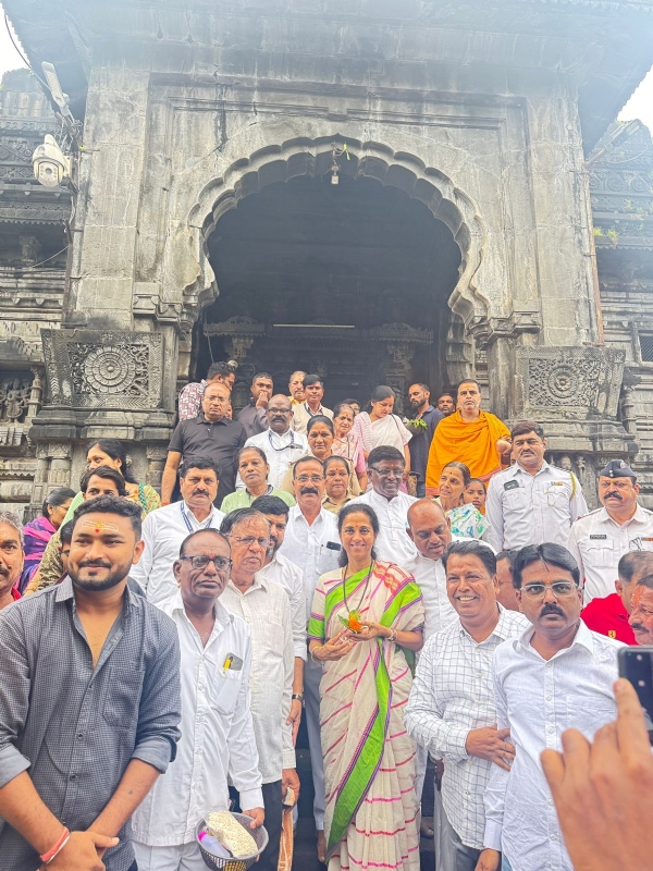 सुप्रिया सुळे त्र्यंबकेश्वर