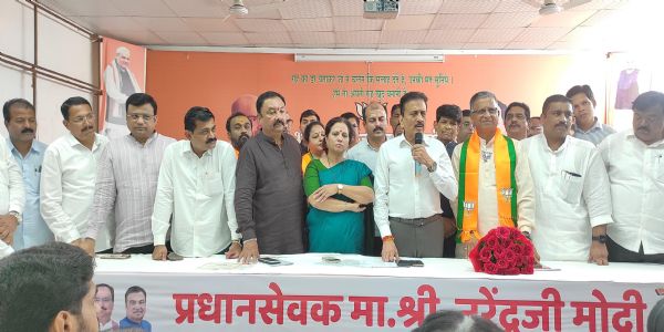 नाशिक - पंतप्रधान मोदींच्या वाढदिवसानिमित्त भाजप कार्यालयात रक्तदान शिबिर
