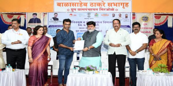 प्रत्येक तालुक्यातील एक गाव मॉडेल म्हणून तयार करू – पालकमंत्री उदय सामंत
