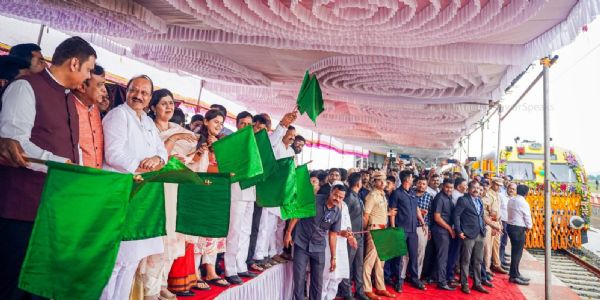 बीड-अहिल्यानगर रेल्वे सेवेतून मराठवाडा विकासाचा नवा अध्याय - उपमुख्यमंत्री अजित पवार