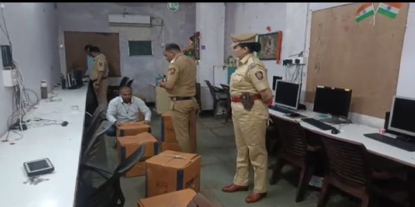 इगतपुरीत अवैध कॉलसेंटरवर छापा, दोघांना अटक, २४ लाखांचा मुद्देमाल जप्त