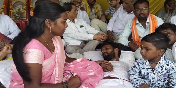 अकोला : ओबीसी आंदोलकांची तब्येत खालावली, एक रुग्णालयात दाखल