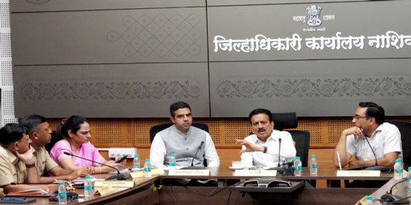 नवीन घाटांची निर्मिती करतांना सौंदर्यीकरणावर अधिक भर द्यावा - महाजन