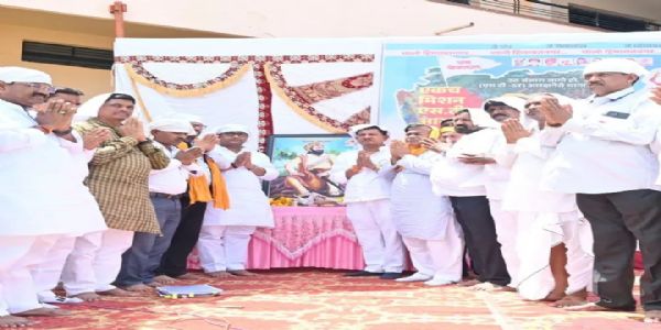 नांदेड - तहसील कार्यालयासमोर सकल बंजारा समाजाच्या वतीने भव्य मोर्चा