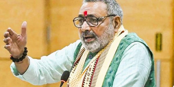 राहुल गांधी देशात गृहयुद्ध घडवू पाहत आहेत – गिरिराज सिंह