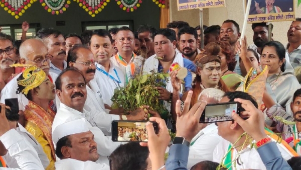 अमरावतीत काँग्रेसचा मोर्चा – भाजपचा जल्लोष; पंचवटी चौकात तणावाचं वातावरण