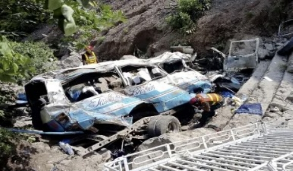 पाकिस्तानच्या खैबर पख्तूनख्वा प्रांतात रस्ते अपघात ;