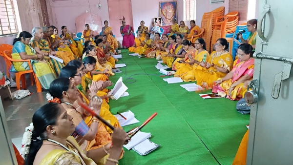 रामकृष्ण नगर येथे श्री तुळजा भवानी नवरात्र महोत्सवात महिलांचा उत्स्फूर्त सहभाग