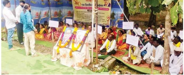 बोगस घुसखोरी व आरक्षणाच्या प्रश्नावर तीव्र निषेध  आदिवासी समाजाचे तिवसा तहसीलवर धरणे आंदोलन