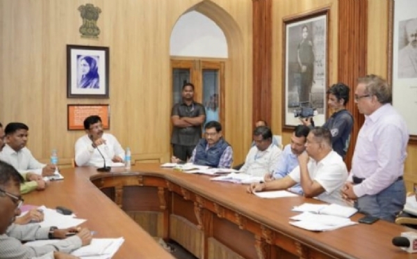 आ. राजेश क्षीरसागर आणि महापालिकेच्या अधिकाऱ्यांची बैठक
