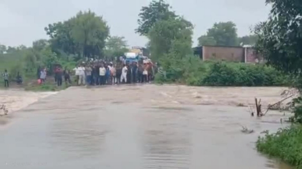 मुसळधार पावसाने वाहतूक विस्कळीत; विक्रमगड, वाडा व वाणगाव परिसरात अनेक मार्ग बंद