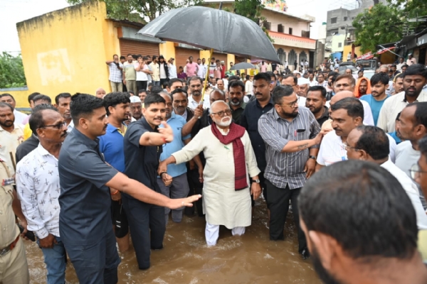 अतिवृष्टीने बाधित झालेल्या प्रत्येक घटकाला आवश्यक ती सर्व मदत उपलब्ध करून देऊ - भुजबळ