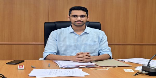 सहकारी, खाजगी व राष्ट्रीयकृत बँकांनी नागरिकांना शक्य तेवढी मदत द्यावी - सोलपूर जिल्हाधिकारी