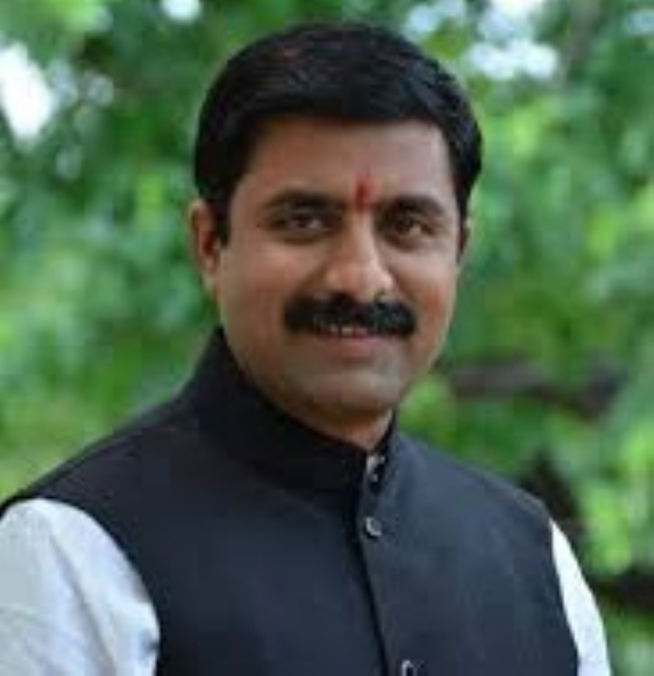 चांदूर रेल्वे तालुक्यात अतीवृष्टी, १९ हजारावर शेतकरी बाधित  शेतकऱ्यांसाठी 13 कोटी 43 लाखांची मदत आ.प्रतापदादा अडसड यांच्या पाठपुराव्याला यश
