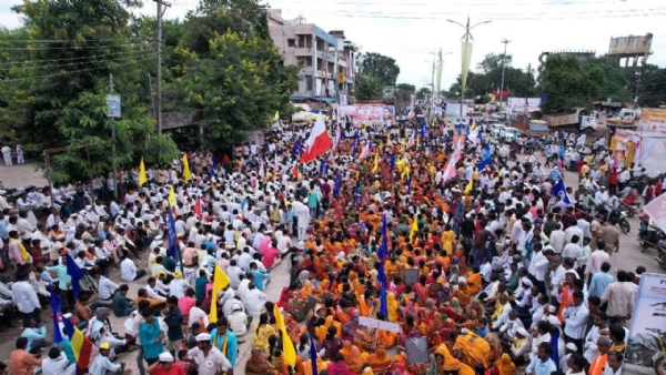 आरक्षण बचावासाठी आदिवासी समाजाचा जिंतूरमध्ये भव्य मोर्चा