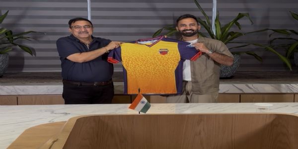 दिनेश कार्तिक डीपी वर्ल्ड आयएलटी २० मध्ये शारजाह वॉरियर्सकडून खेळणार