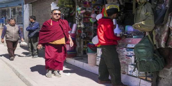 लेह शहरात 7 तासांसाठी संचारबंदी शिथिल