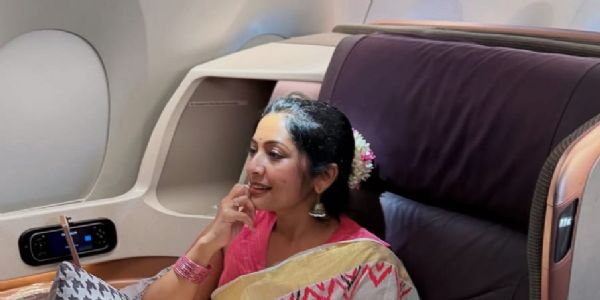 केसात गजरा माळल्यामुळे अभिनेत्री नव्या नायरला ऑस्ट्रेलियात लाखोंचा दंड
