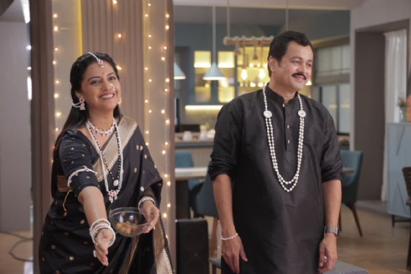 समर स्वानंदीच्या मकरसंक्रांतीला आईचा गोंधळ समर स्वानंदीच्या मकरसंक्रांतीला आईचा गोंधळ