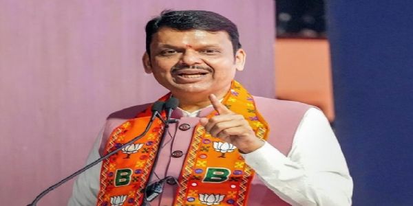 ठाकरे भावांमध्ये राम उरला नाही - फडणवीस