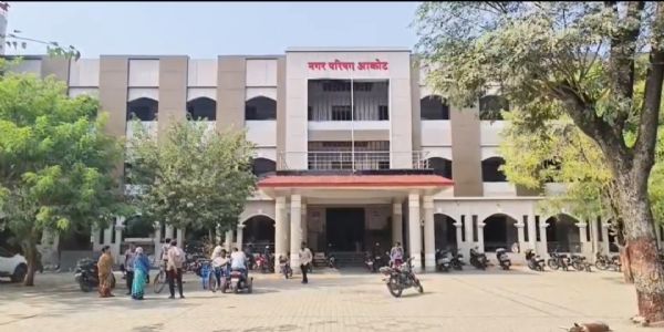 अकोट भाजप-एमआयएम युतीचं खापर माध्यमांवर फोडण्यात आल्याचा प्रकार समोर