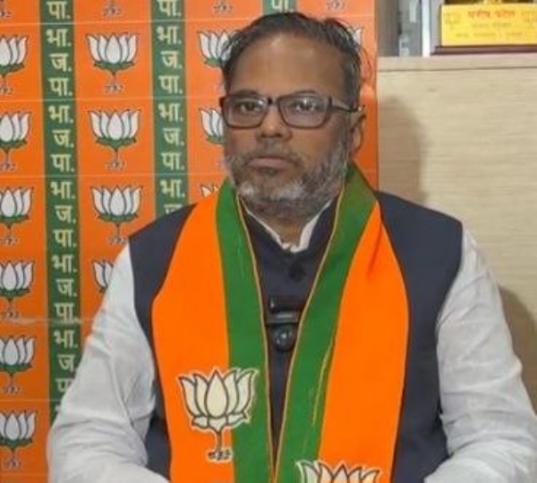 दोन्ही ढोलक्या वाजवणाऱ्यांना मतदारांनी धडा शिकवावा - खा.डॉ.बोंडे नवनीत राणा यांचे नाव न घेता केला शाब्दिक प्रहार दोन्ही ढोलक्या वाजवणाऱ्यांना मतदारांनी धडा शिकवावा - खा.डॉ.बोंडे नवनीत राणा यांचे नाव न घेता केला शाब्दिक प्रहार