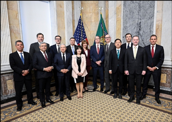 अश्विनी वैष्णव यांचा अमेरिकेत खनिजांशी संबंधित एका महत्त्वाच्या बैठकीत सहभाग