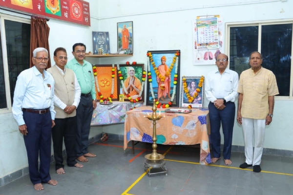 स्वामी विवेकानंदांचा हिमालयातील प्रवास प्रेरणादायी