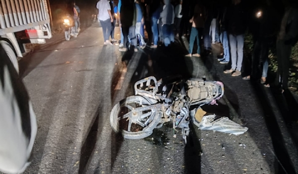 तीन तरुणांचा जागीच मृत्यू