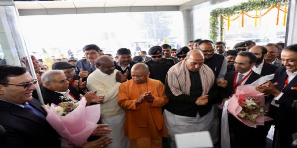 अशोक लेलँडतर्फे लखनऊ येथे ग्रीनफिल्ड कारखान्याचे उद्घाटन