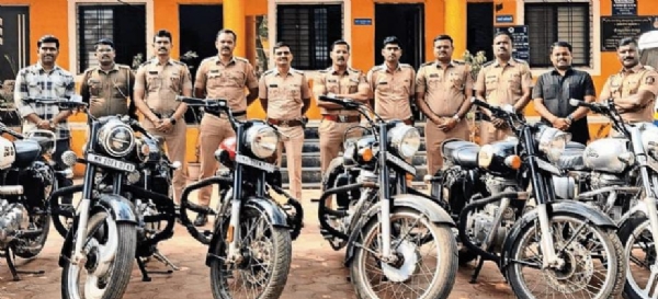 वाहनचालकांना आठ हजार रुपये दंड ठोठावण्यात आला