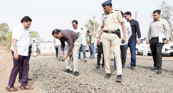 विभागीय आयुक्त डॉ.  गेडाम