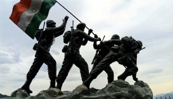 सेना दिनानिमित्त पंतप्रधान, राष्ट्रपती, संरक्षण मंत्री आणि उपराष्ट्रपतींकडून वीर जवानांना मानवंदना