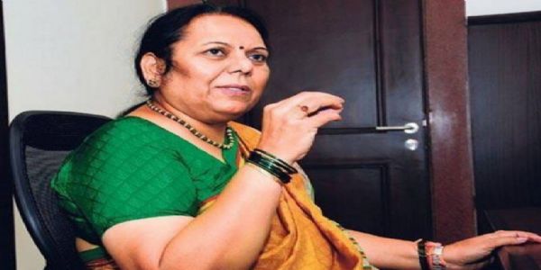 सध्या महापालिका निवडणुकांमध्ये इतर पक्ष अदृश्य - नीलम गोऱ्हे