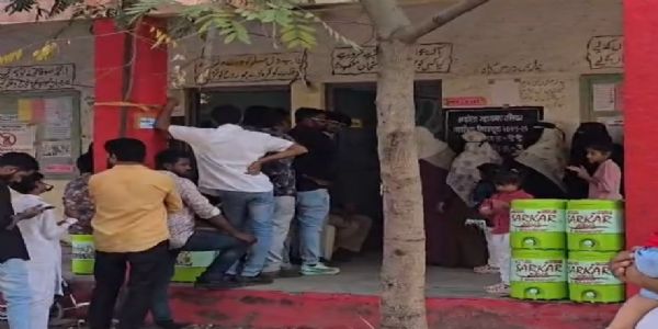 अकोला - मतदानानंतर बोटावर शाई न लावल्याची तक्रार; निवडणूक प्रक्रियेवर प्रश्न