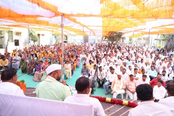 At Sillod, MLA Abdul Sattar resolved the issues during the meeting.