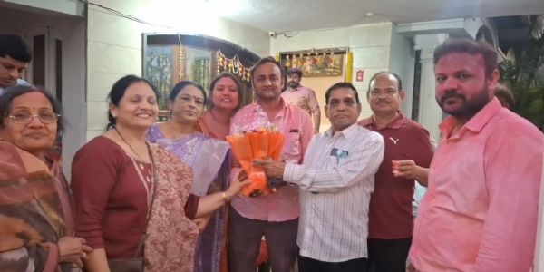 अकोला - माजी गृहराज्यमंत्र्यांचे पुतणे आशिष पवित्रकार विजयी