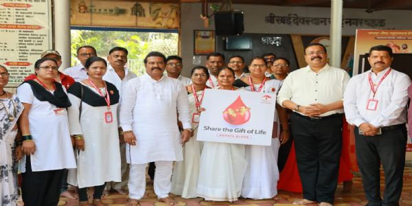 रक्तदान आणि अन्नदान हे पुण्याचे काम : महेंद्रशेठ घरत