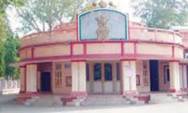 Achalpur Municipality deserted the very next day after taking charge;