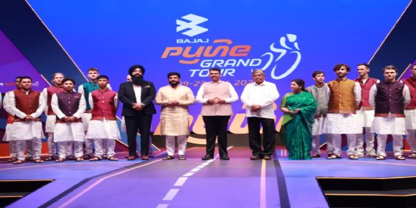 ‘बजाज पुणे ग्रँड टूर’ स्पर्धा नसून पुढील पिढ्यांसाठी वारसा - मुख्यमंत्री