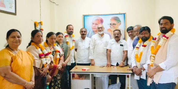 अकोला : वंचितच्या नवनियुक्त नगरसेवकांचा सत्कार