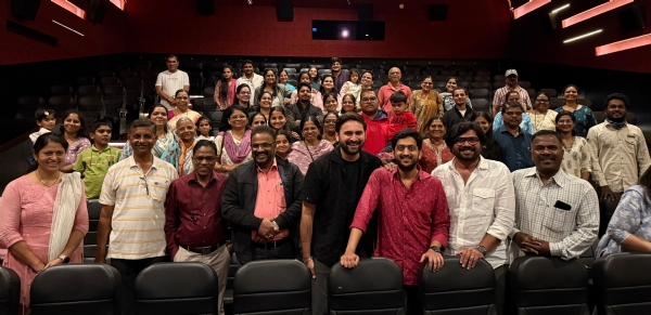 क्रांतीज्योती विद्यालय चित्रपटाचा चमू