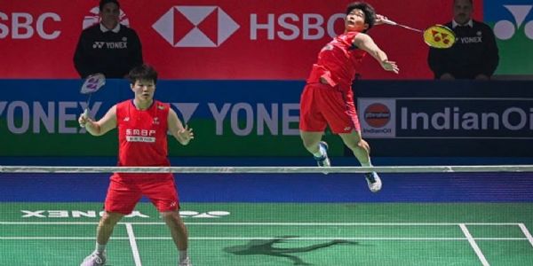 इंडिया ओपन - पक्ष्याचे घरटे कोर्टवर पडल्याने उपांत्य फेरीच्या सामन्यात व्यत्यय