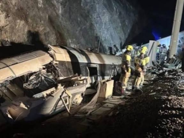 स्पेनमध्ये दोन हाय-स्पीड ट्रेनची धडक; २१ जणांचा मृत्यू, अनेक जखमी